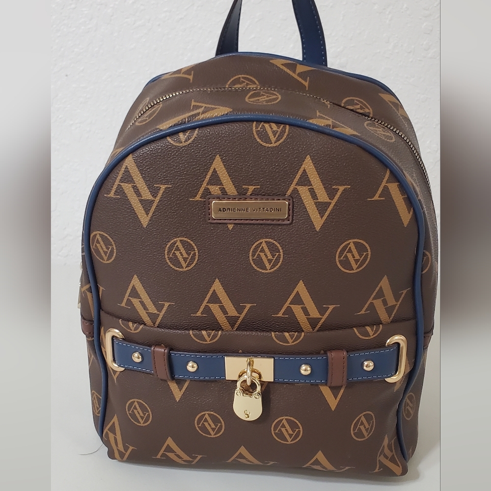 ADRIENNE VITTADINI SIGNATURE COLLECTION BACKPACK  NWT